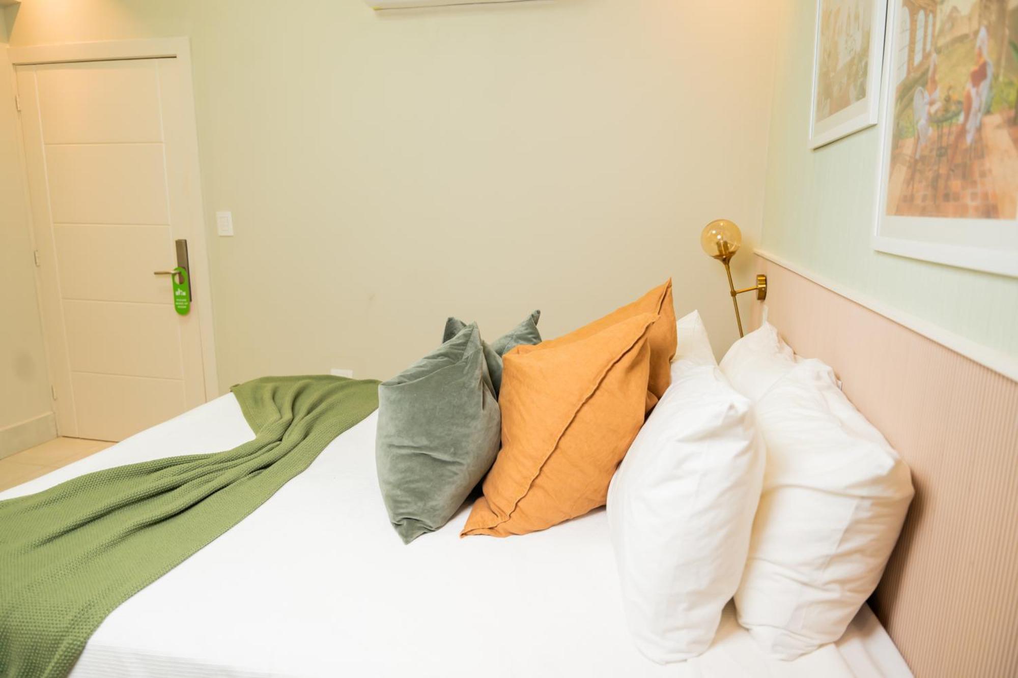 Hotel Stay Here Suites 聖多明哥 外观 照片