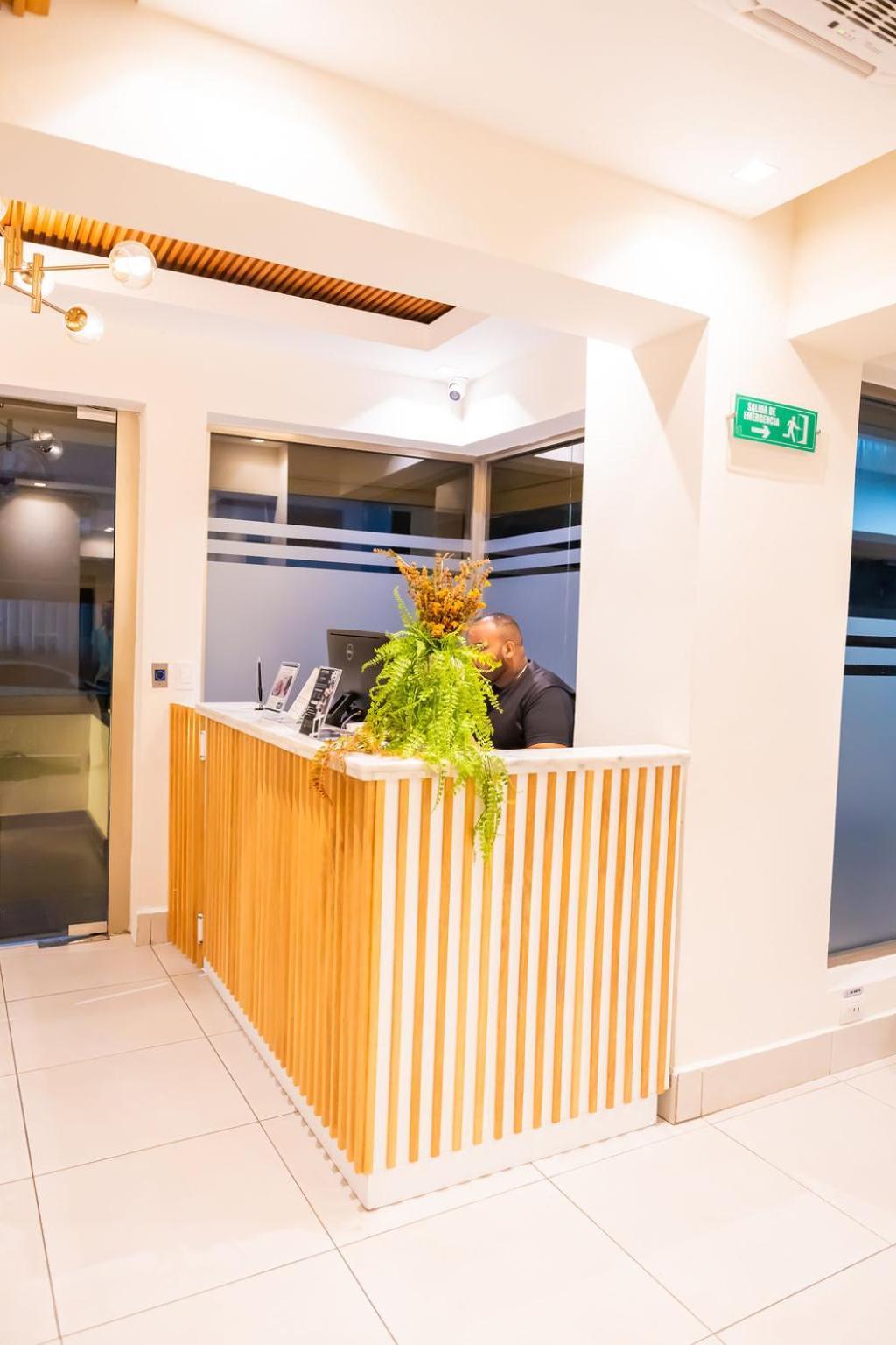 Hotel Stay Here Suites 聖多明哥 外观 照片
